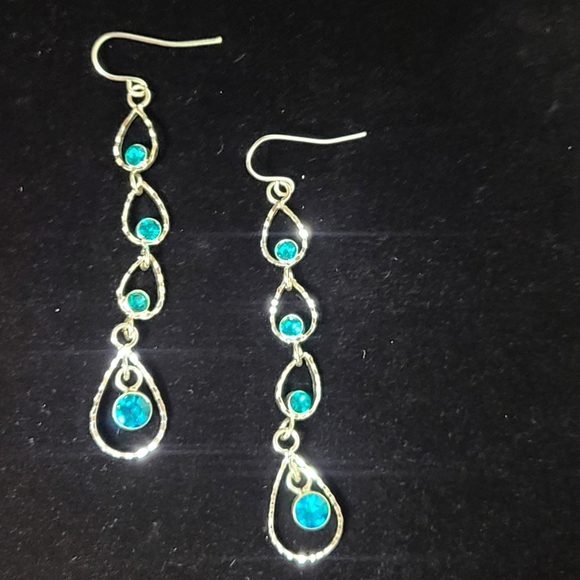 Elegant Silver Tone Blue Rhnistones Dangle Earrings - Picture 1 of 17